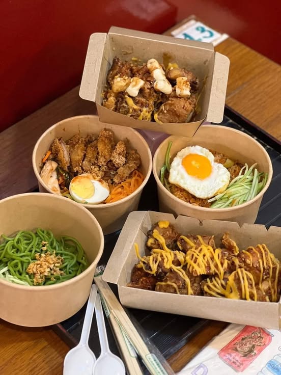 hộp giấy đựng cánh gà chiên